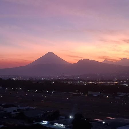Amazing Volcano Views In Front Of Airport Guatemala City Luaran gambar