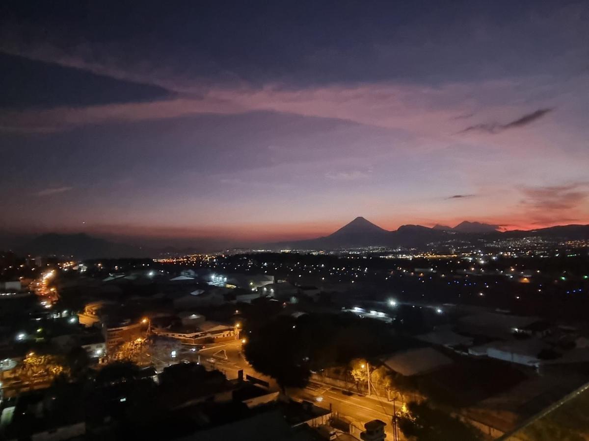 Amazing Volcano Views In Front Of Airport Guatemala City Luaran gambar