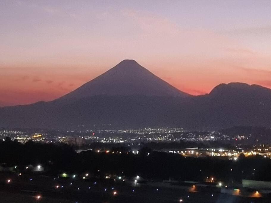 Amazing Volcano Views In Front Of Airport Guatemala City Luaran gambar